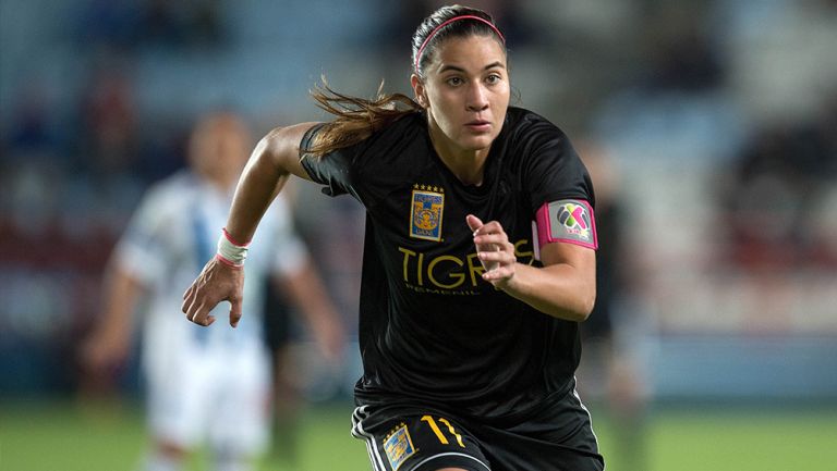 Nayeli Rangel, durante un juego con Tigres