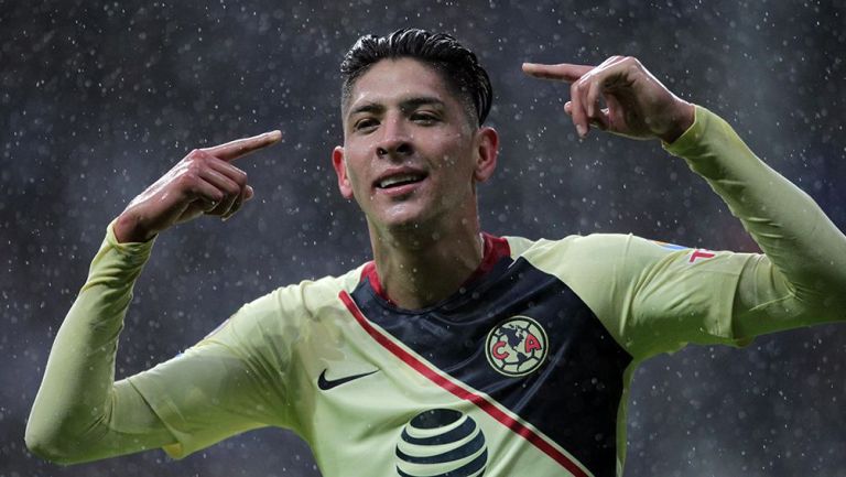 Edson Álvarez en partido con América 