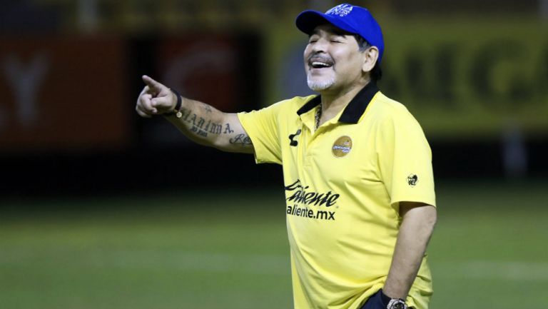 Diego Armando Maradona durante un encuentro ante Mineros 