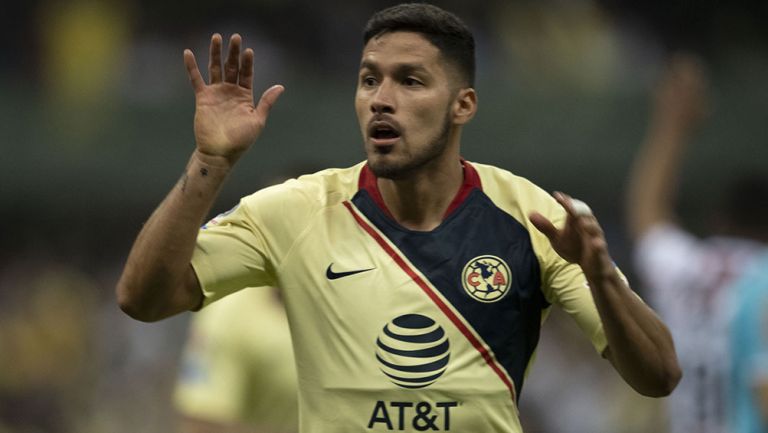 Valdez, durante un partido del América