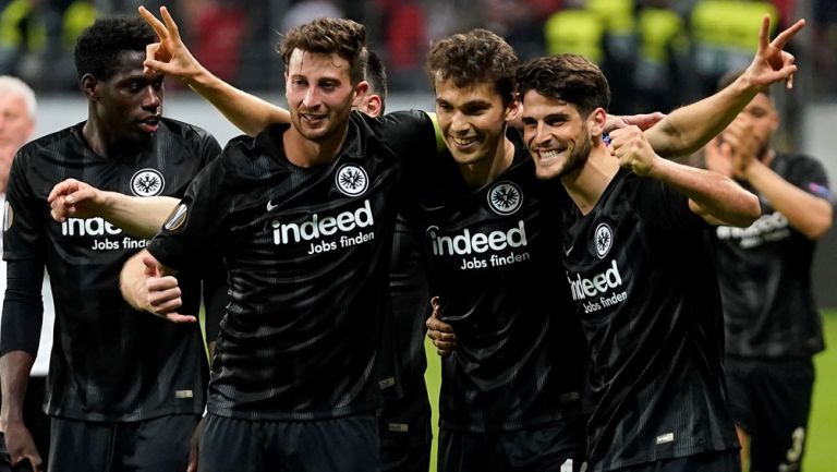 Frankfurt festeja triunfo ante Benfica en Europa League