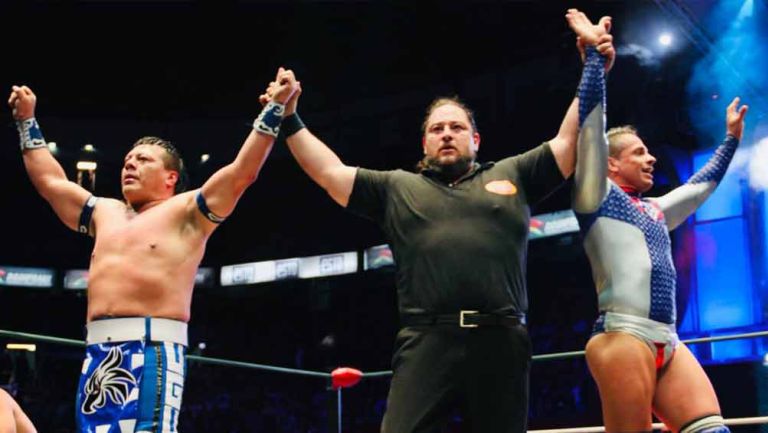 Último Guerrero y Volador Jr. festejan el triunfo