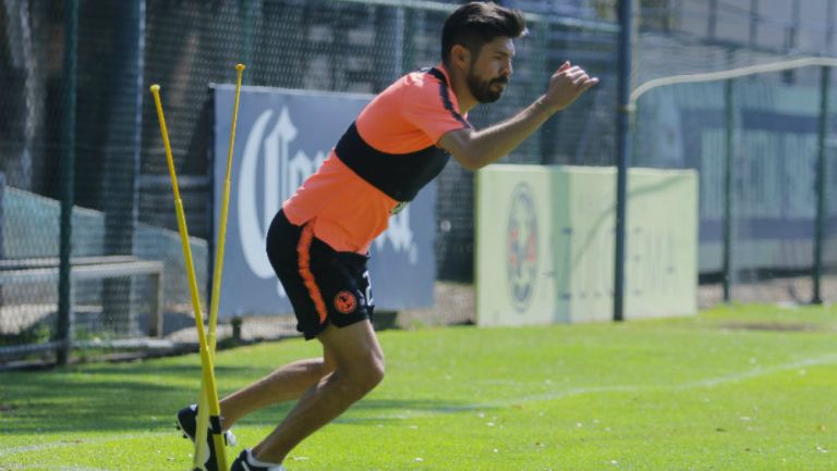 Oribe Peralta durante entrenamiento del América 