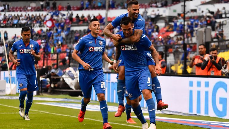 Cruz Azul festeja gol de Milton Caraglio