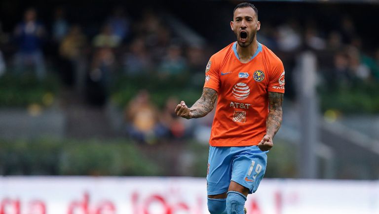 Emanuel Aguilera celebra su gol contra Santos