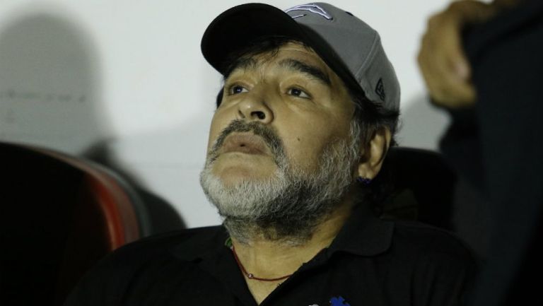 Maradona, en el banquillo de Dorados