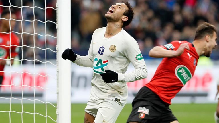 Neymar en lamento durante la Final de la Copa de Francia 