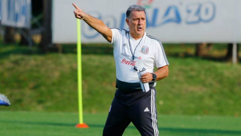 Tata Martino durante un entrenamiento con los seleccionados