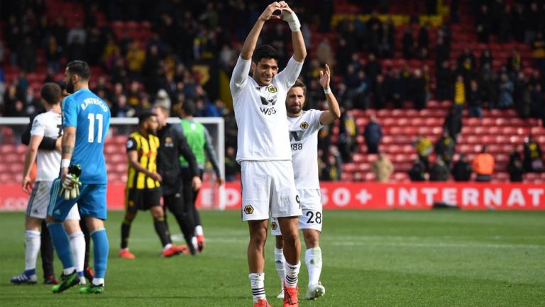 Raúl Jiménez festeja gol con el Wolverhampton