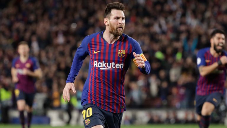 Messi celebra un tanto contra Liverpool en Champions 