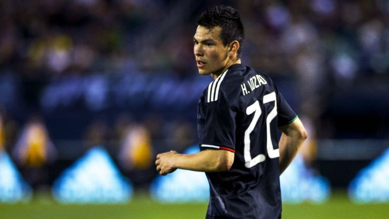 Lozano durante un partido con la Selección