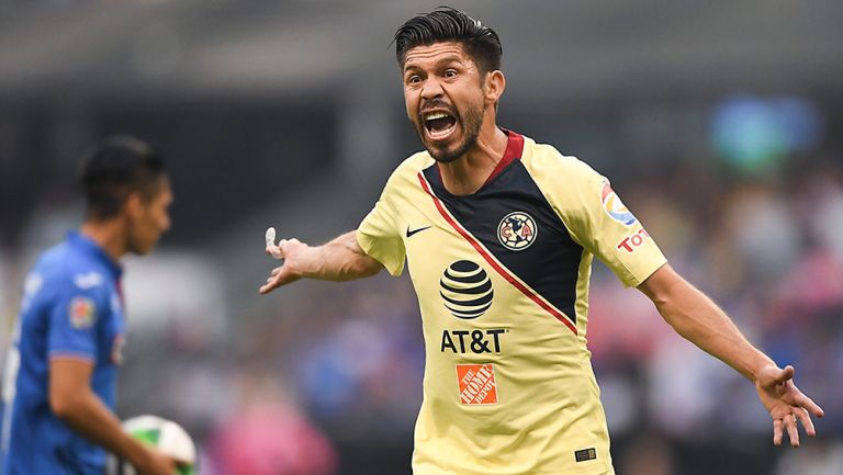 Oribe Peralta, durante el juego de Cuartos de Final ante Cruz Azul