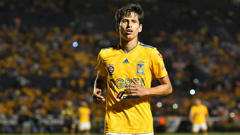 Jürgen Damm en un partido con Tigres 