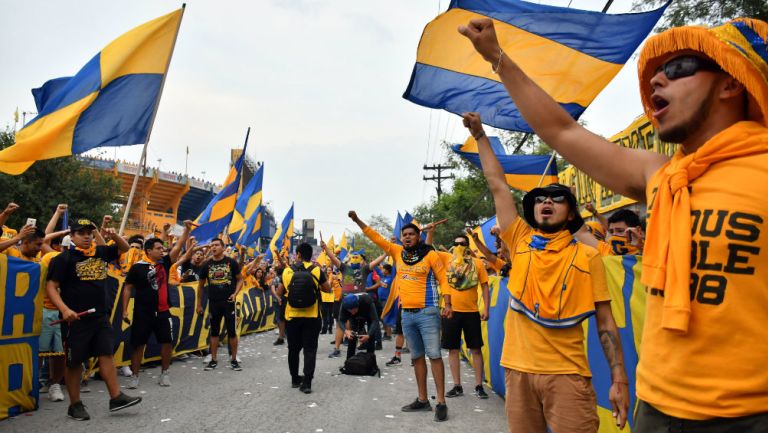 Afición de Tigres previo a un encuentro ante Rayados 