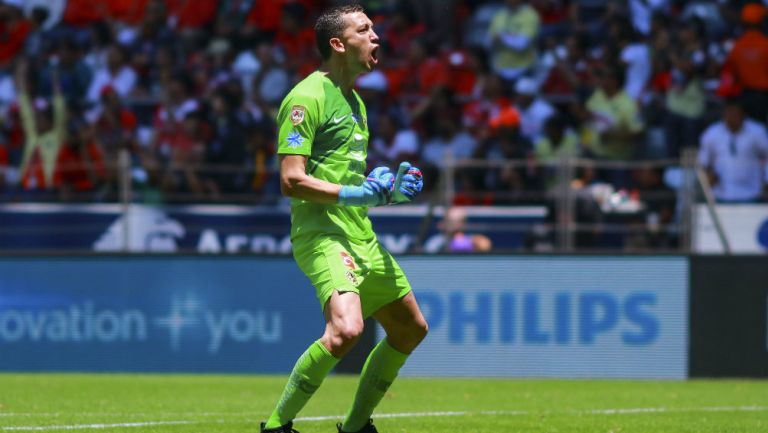 Marchesín festeja anotación del América en Liga MX 