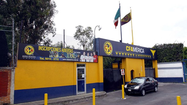 Fachada del Club América en Coapa