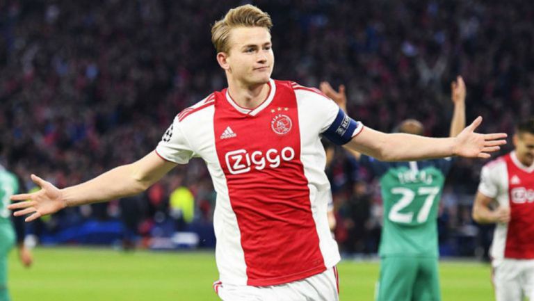 De Ligt celebra anotación frente al Tottenham en Champions 