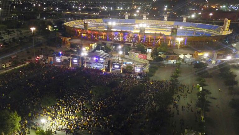 Aficionados de Tigres acuden al Volcán para celebrar