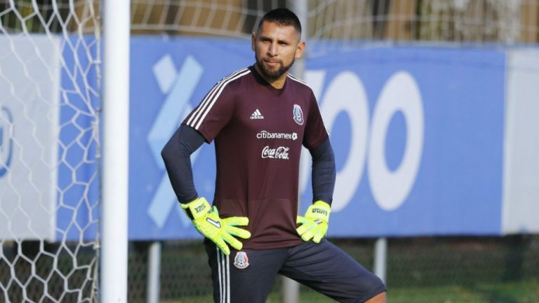 Jonathan Orozco durante un entrenamiento con la Selección