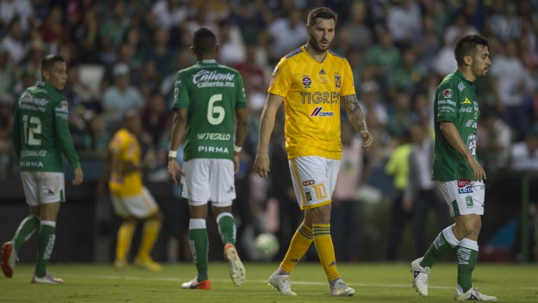 Gignac y Navarro, durante la Final del Clausura 2019 