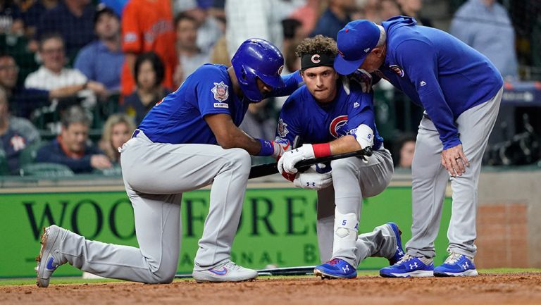 Albert Almora Jr., desconcertado tras impactar accidentalmente con la pelota a una niña en el juego contra Astros