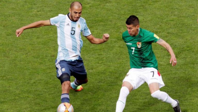 Pizarro, en un partido de la selección argentina