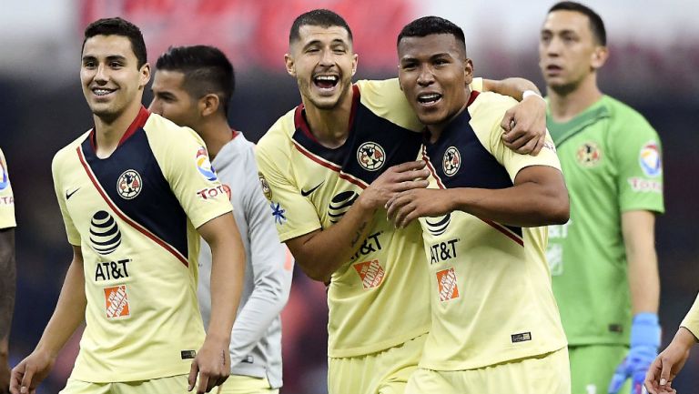 América durante un partido contra Cruz Azul