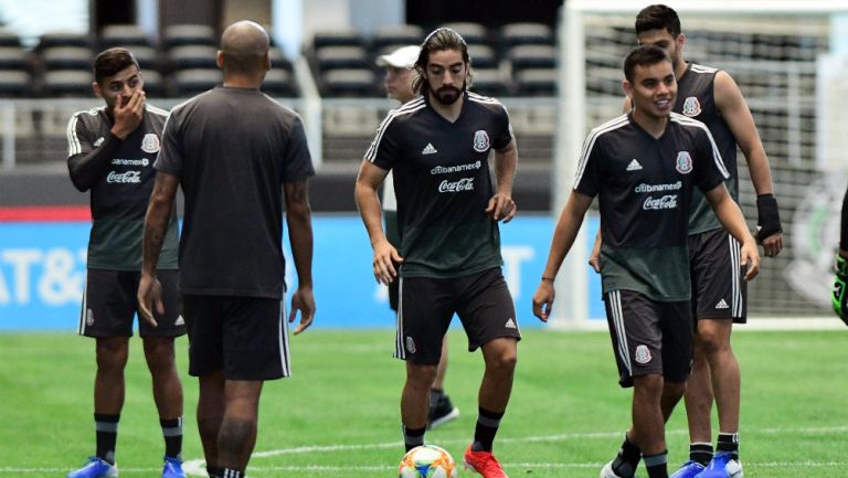 Jugadores de la Selección Mexicana durante un entrenamiento 