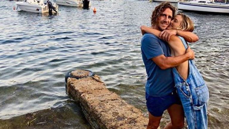 Carles Puyol y su novia disfrutan de la costa