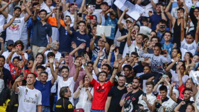 Hazard durante su presentación con Real Madrid