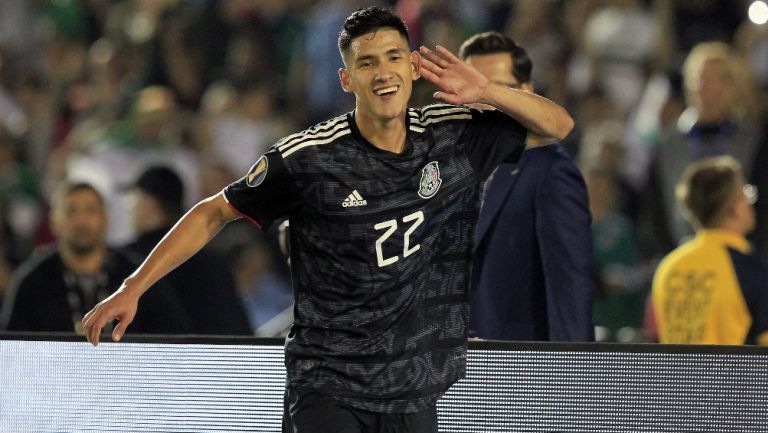 Uriel Antuna celebra un gol ante Cuba 