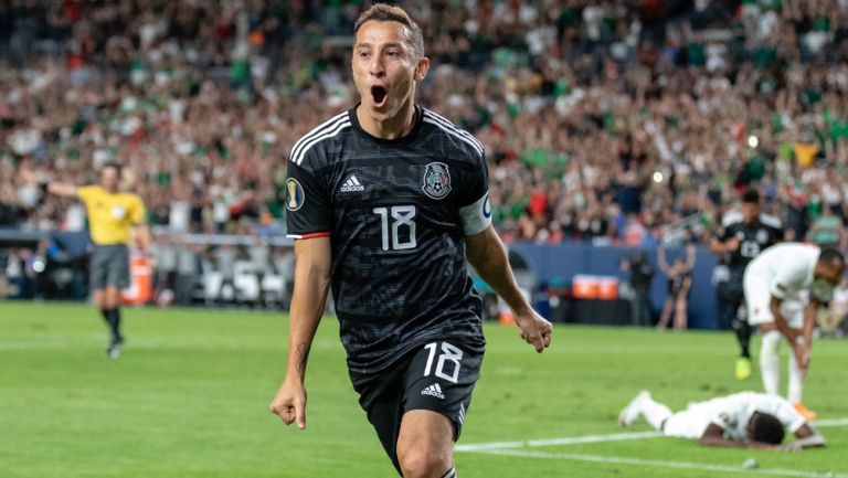 Guardado celebra una anotación contra Canadá en Copa Oro 