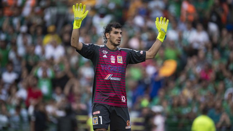 Nahuel, durante partido de Tigres