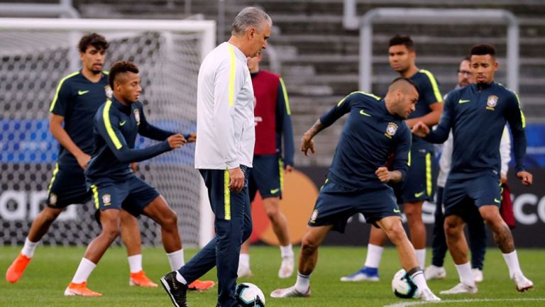 Tite, en un entrenamiento con Brasil durante la Copa América