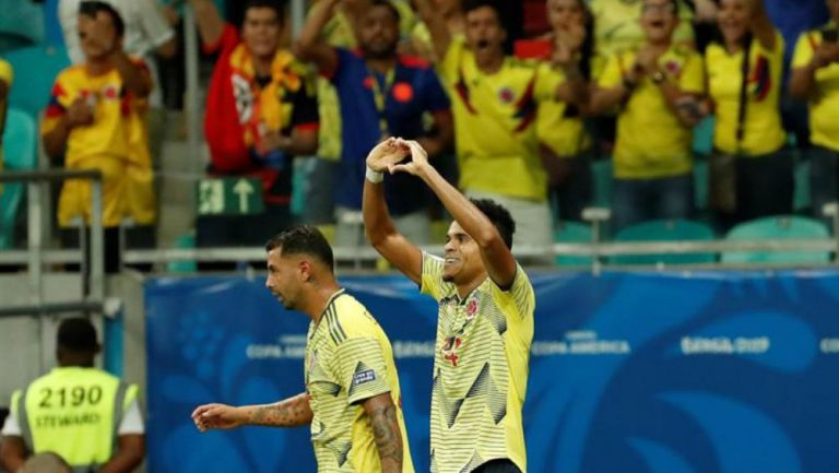 Cuéllar festeja gol contra Paraguay