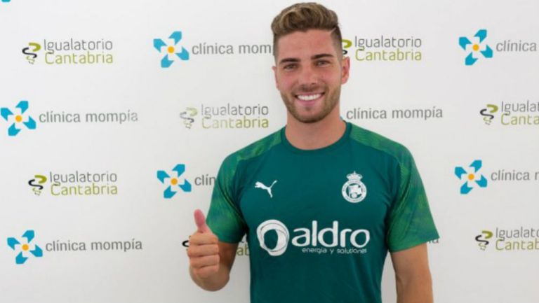 Luca Zidane posa con la indumentaria de Real Racing Club