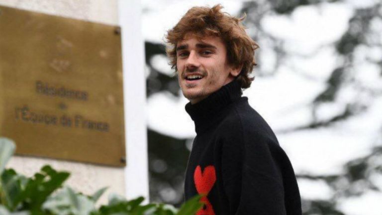 Griezmann sonríe para una fotografía