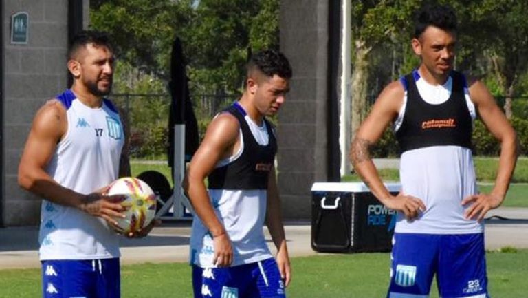 Walter Montoya (i), durante un entrenamiento con Racing Club