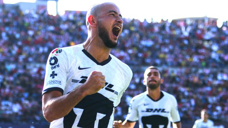 Carlos González celebra una anotación frente al Atlético de San Luis