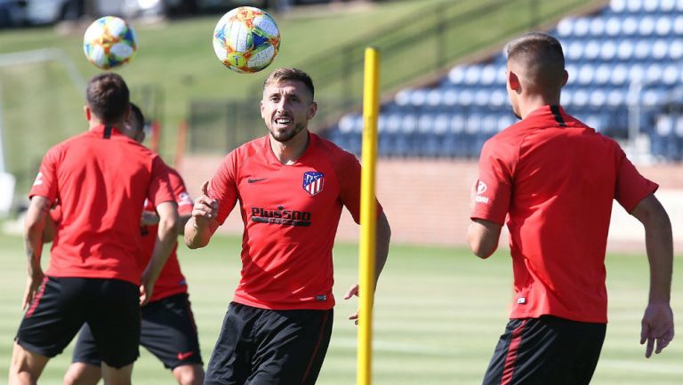 Héctor Herrera durante la práctica de ayer con el Atlético de Madrid