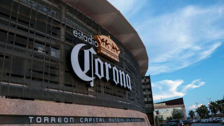 Fachada del Estadio Corona