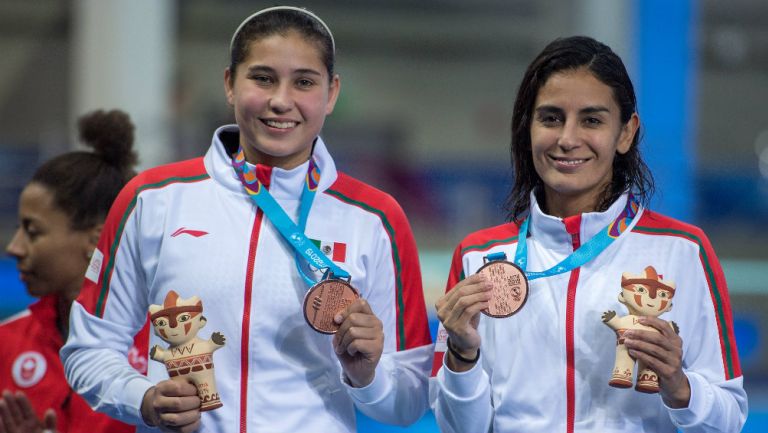 Paola Espinosa y Dolores Hernández presumen su Bronce en Lima 2019