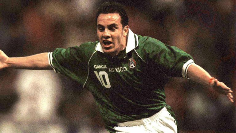 Cuauhtémoc Blanco festeja su gol en la Final de la Confederaciones