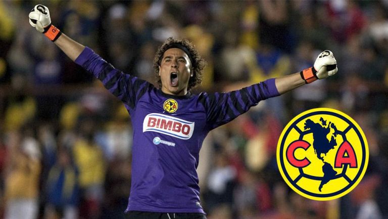 Memo Ochoa en un partido con el América 