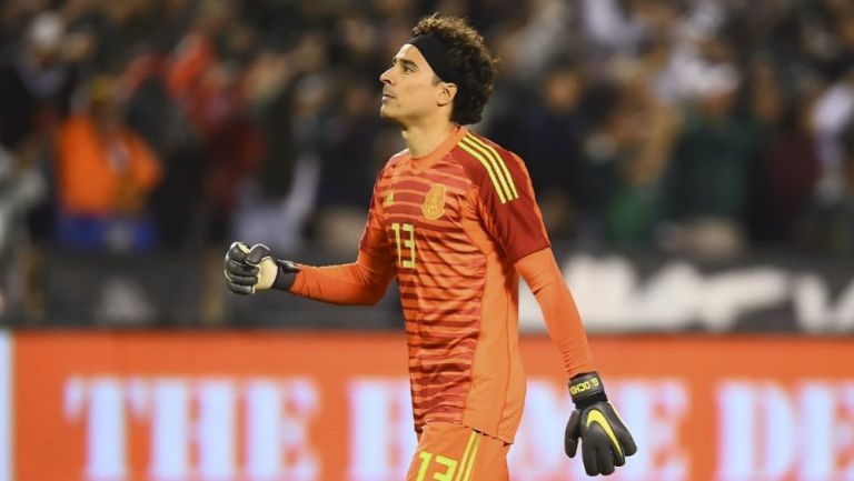 Guillermo Ochoa, en un juego con la Selección Mexicana