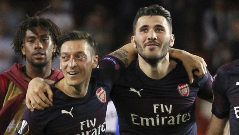 Mesut Ozil y Kolasinac, jugadores del Arsenal