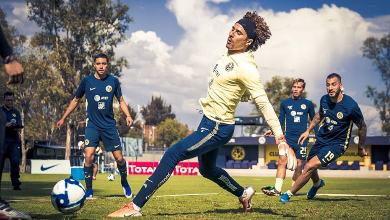 Ochoa entrenó con el resto de los jugadores azulcremas