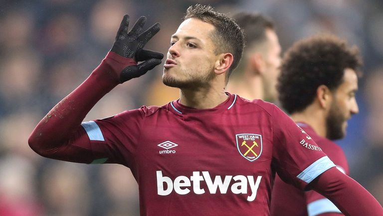 Chicharito celebra un gol con West Ham 