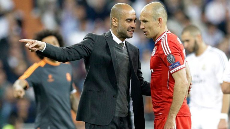 Guardiola da indicaciones a Robben en la Champions 