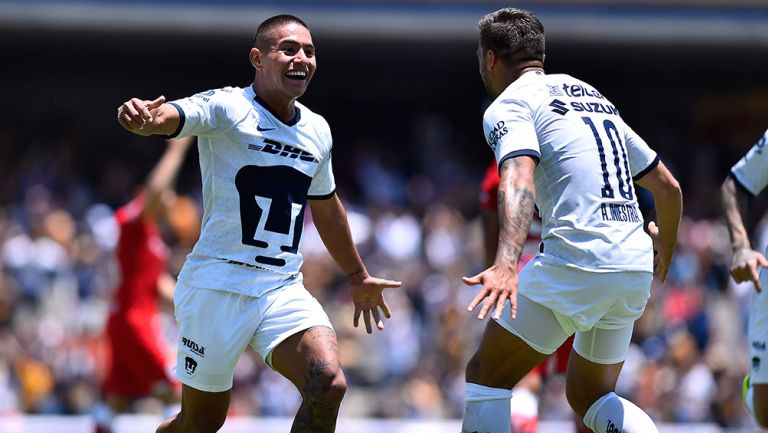 Bryan Mendoza en festejo de gol